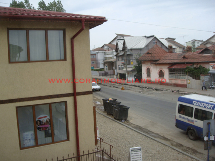 Vezi toate fotografiile acestui imobil